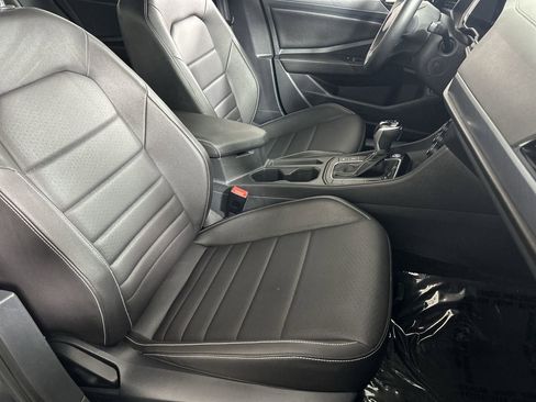 Used 2024 Volkswagen Jetta SE image 24