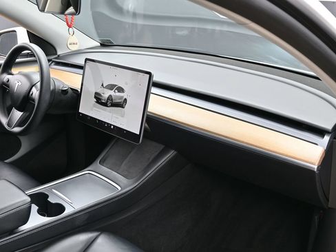 Used 2023 Tesla Model Y Long Range AWD/4WD image 37