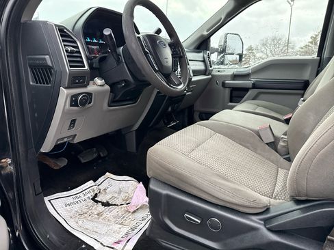 Used 2017 Ford F350 XLT w/ XLT Premium Package image 14