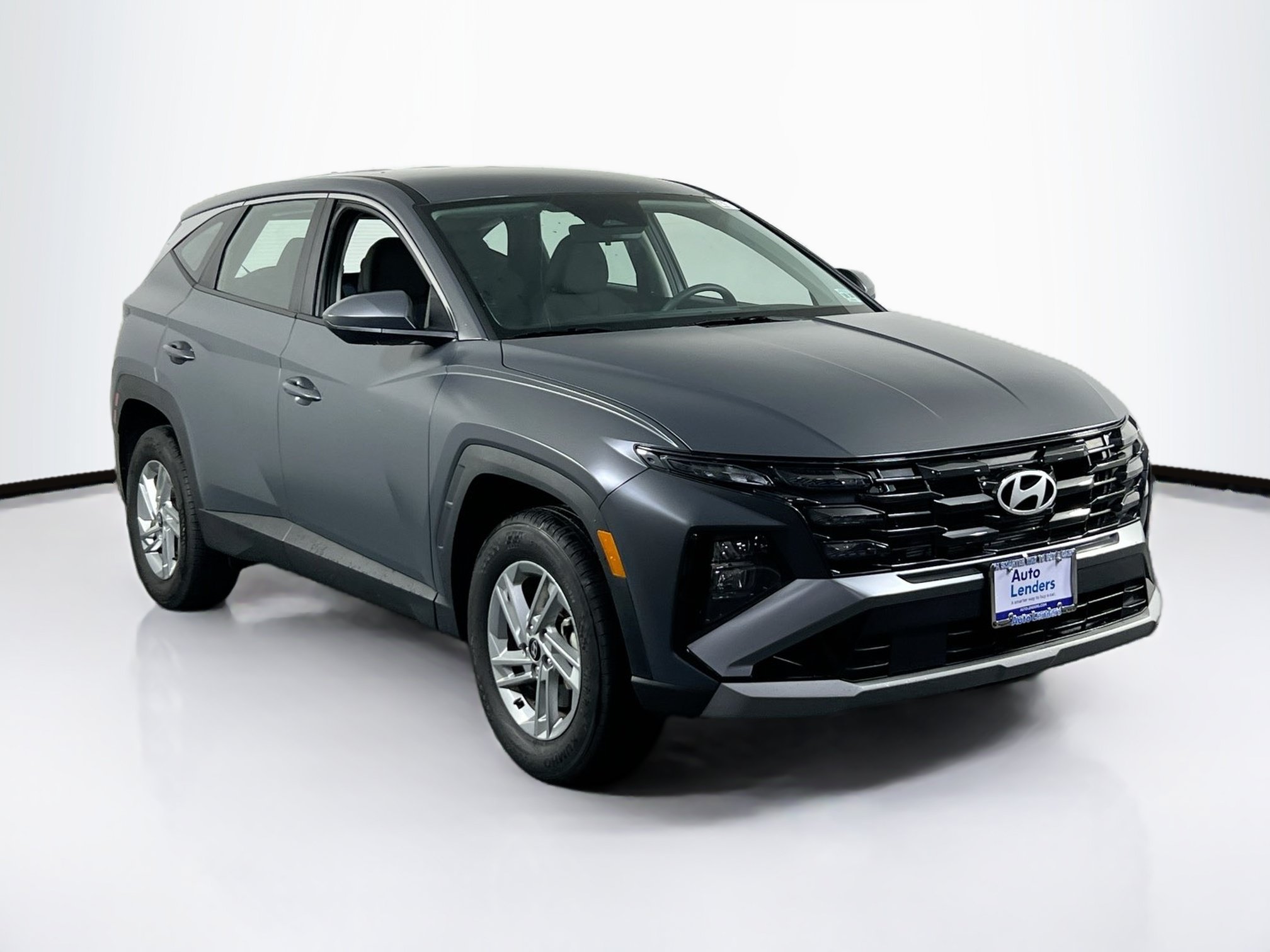 Used 2025 Hyundai Tucson SE AWD/4WD image 3