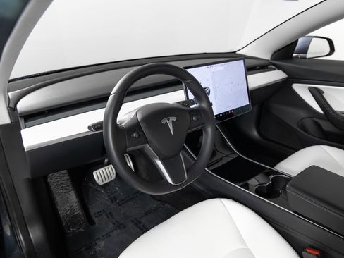 Used 2020 Tesla Model 3 Performance image 13