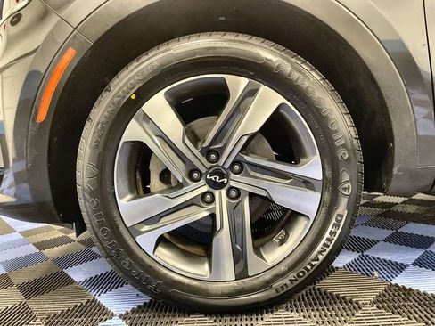 Used 2022 Kia Sorento EX w/ Panoramic Sunroof Package image 10