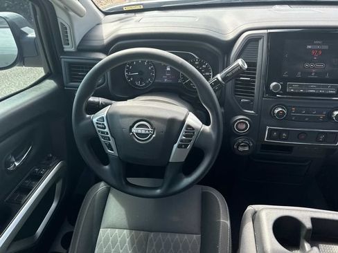 Used 2024 Nissan Titan SV AWD/4WD image 20