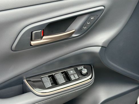 Used 2024 Toyota Crown Platinum image 22