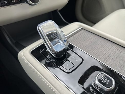 New 2026 Volvo XC90 B6 Ultra w/ Protection Package image 14