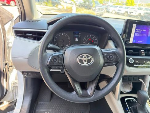 Used 2024 Toyota Corolla Cross L AWD/4WD image 15