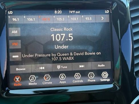 Used 2019 Jeep Cherokee Limited FWD image 32