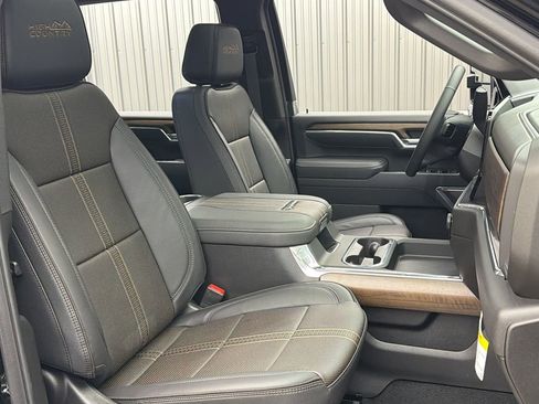 Used 2025 Chevrolet Silverado 2500 High Country w/ Technology Package image 41