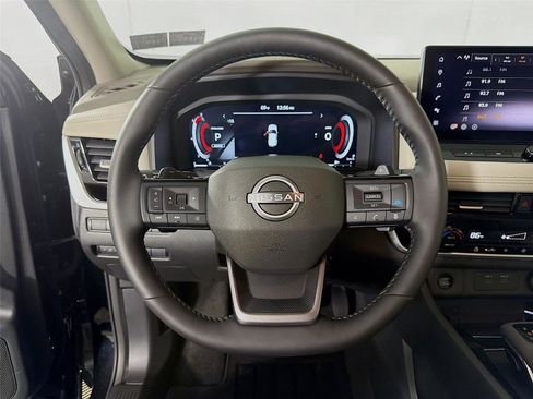 Used 2026 Nissan Rogue SL image 12