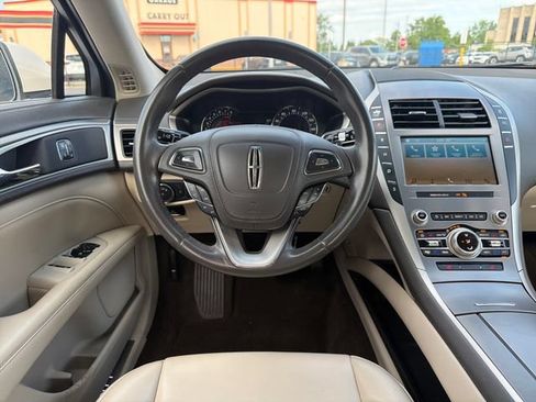 Used 2019 Lincoln MKZ Premiere FWD image 15