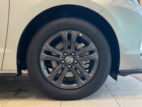 Certified 2024 Toyota Sienna XSE image 5