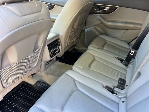 Used 2021 Audi Q7 3.0T Premium Plus w/ Executive Package AWD/4WD image 15