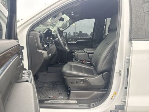 Used 2024 Chevrolet Silverado 1500 LT image 16