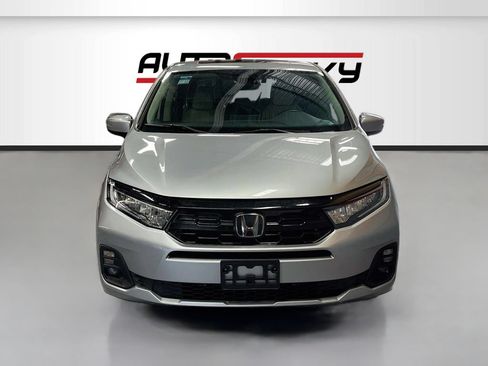 Used 2025 Honda Odyssey Touring image 2