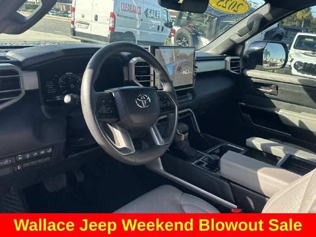 Used 2025 Toyota Tundra Limited AWD/4WD image 19