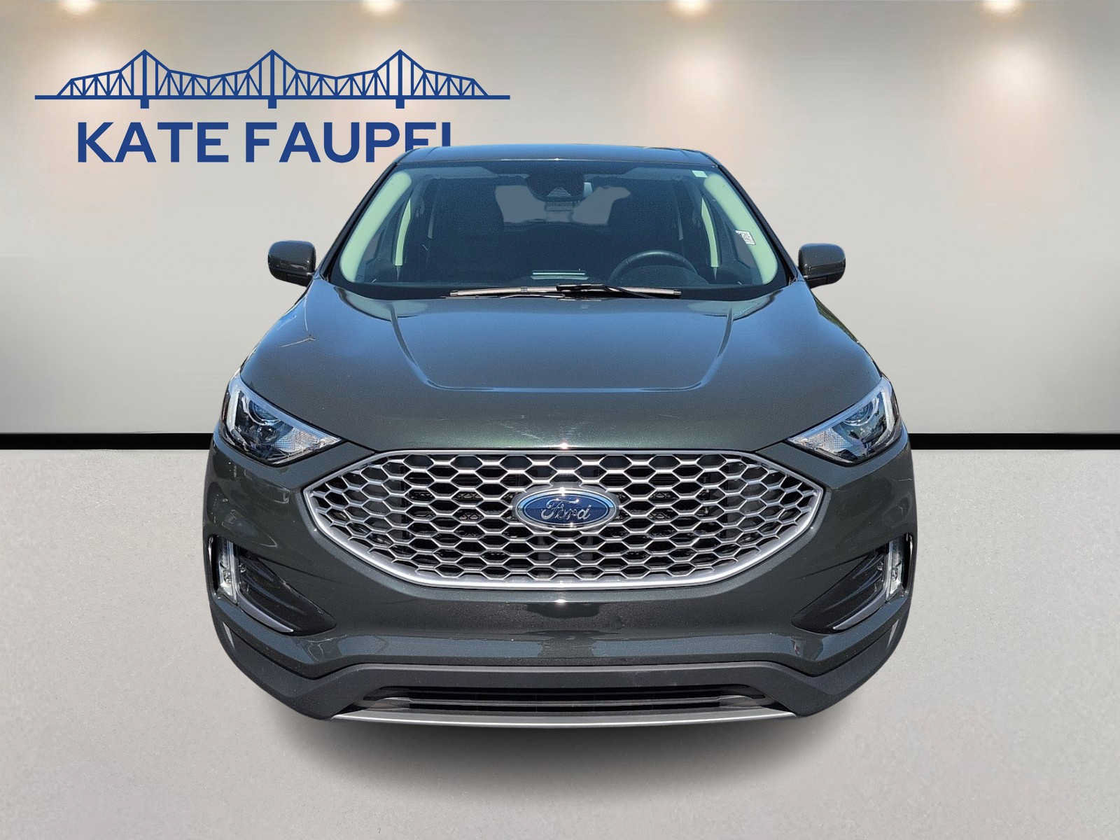 Used 2024 Ford Edge SEL w/ Convenience Package AWD/4WD image 2