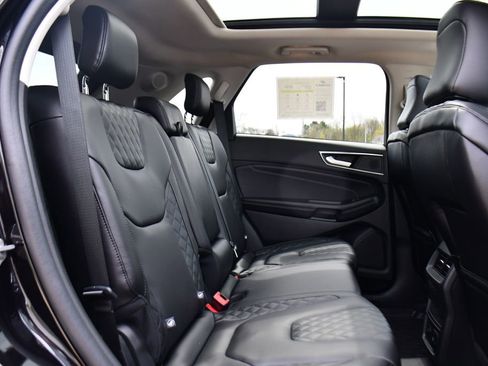 Used 2024 Ford Edge Titanium w/ Equipment Group 301A AWD/4WD image 18