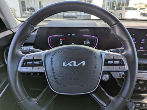 Used 2025 Kia Telluride S image 23