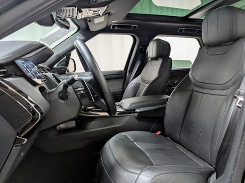 Used 2025 Land Rover Range Rover Sport SE AWD/4WD image 14