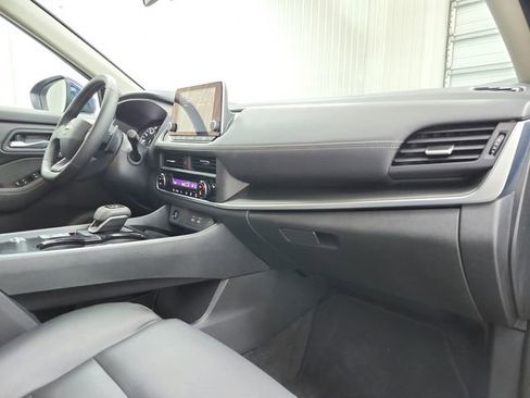 Used 2025 Nissan Rogue SV w/ SV Premium Package image 42