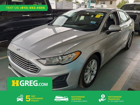 Used 2019 Ford Fusion SE image 1