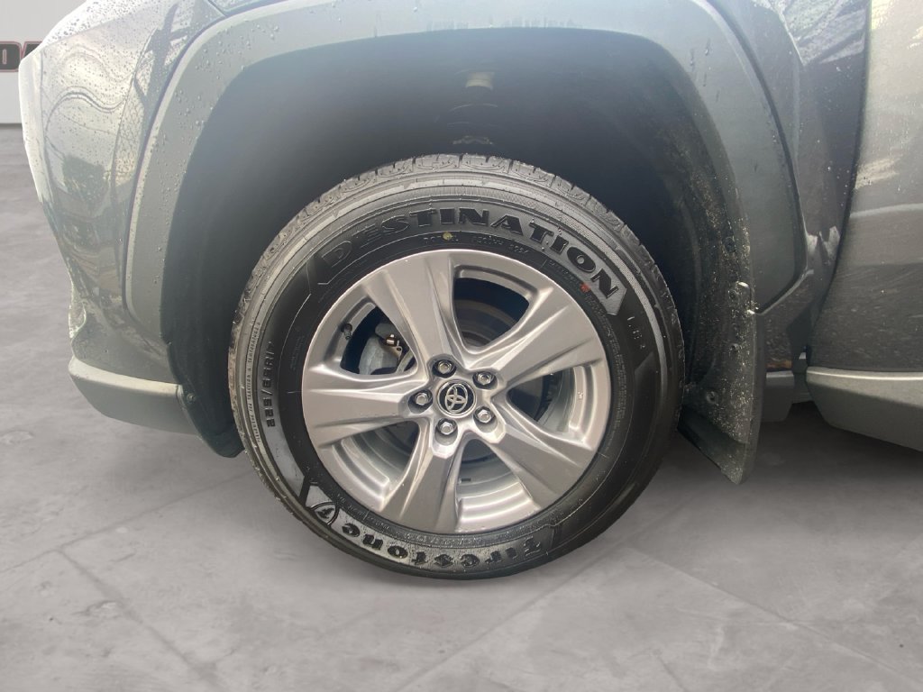 Used 2024 Toyota RAV4 XLE AWD/4WD image 14