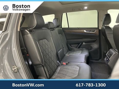 Used 2025 Volkswagen Atlas SEL Premium R-Line image 13