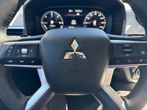 Used 2023 Mitsubishi Outlander SEL AWD/4WD image 21