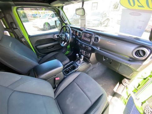 Used 2020 Jeep Wrangler Unlimited Sahara image 37