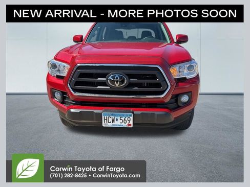 Used 2021 Toyota Tacoma SR5 AWD/4WD image 1