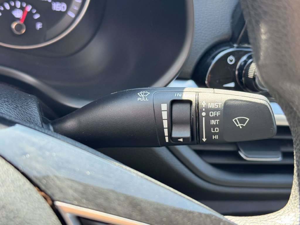 Used 2022 Kia Forte LXS FWD image 25