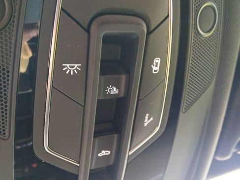 Used 2022 Audi Q5 2.0T Premium w/ Convenience Package image 44