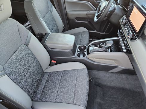 Used 2024 Chevrolet Colorado ZR2 w/ ZR2 Bison Edition image 19