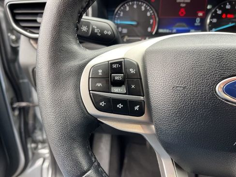 Used 2024 Ford Explorer Limited image 17