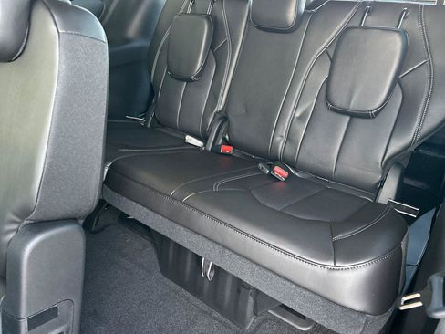 New 2026 Chrysler Pacifica Select image 12