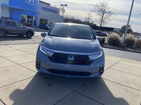 Used 2023 Honda Odyssey Touring image 3