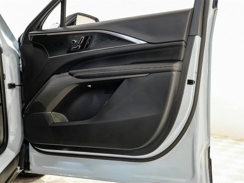 Used 2024 Cadillac Lyriq Luxury image 47