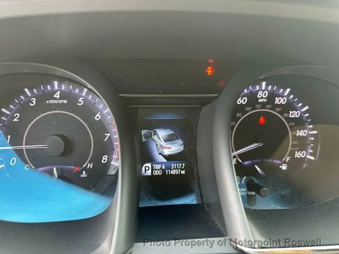 Used 2016 Toyota Avalon XLE image 10