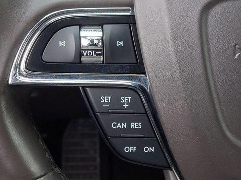 Used 2021 Lincoln Nautilus Reserve image 24