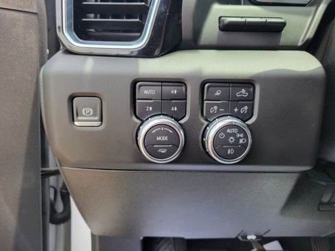 Used 2024 GMC Sierra 2500 Denali Ultimate AWD/4WD image 15
