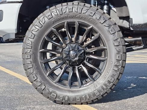 Used 2025 Ford F250 XLT w/ Black Appearance Package image 7