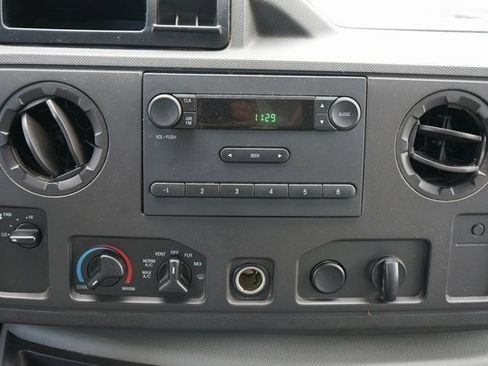 Used 2010 Ford E-150 and Econoline 150 image 6