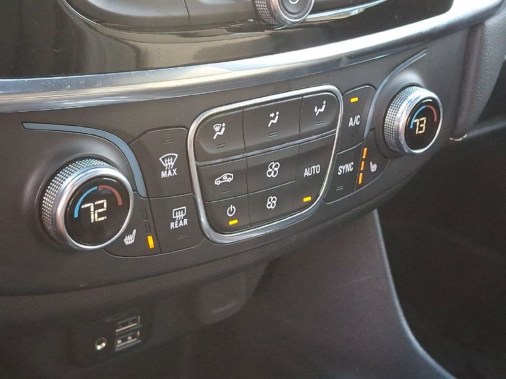 Used 2023 Chevrolet Traverse LT AWD/4WD image 16