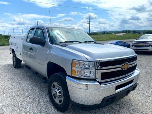 Used 2012 Chevrolet Silverado 2500 W/T w/ Snow Plow Prep Package image 3