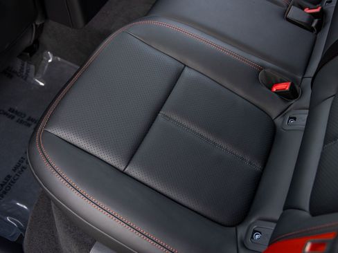 New 2026 Porsche Macan image 37