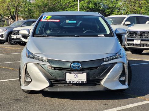 Used 2017 Toyota Prius Prime Advanced w/ Carpet Mat Package FWD image 3