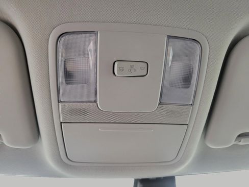 Used 2025 Kia Soul LX w/ LX Technology Package FWD image 18