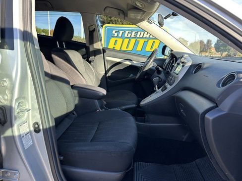 Used 2013 Toyota Matrix S image 18