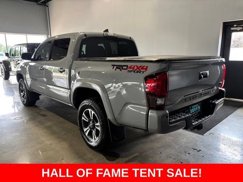 Used 2019 Toyota Tacoma TRD Sport w/ Technology Package AWD/4WD image 8