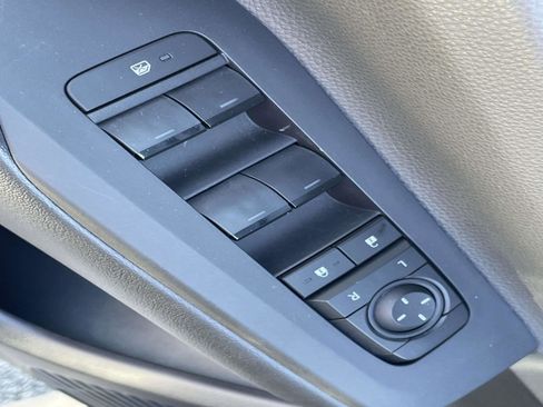 Used 2024 Toyota Prius LE image 12